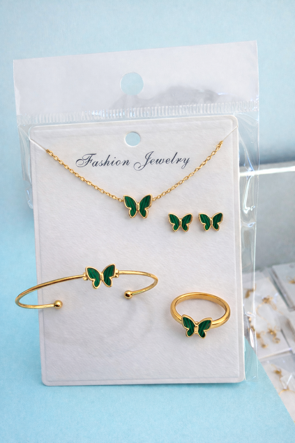 طقم أطفال كامل